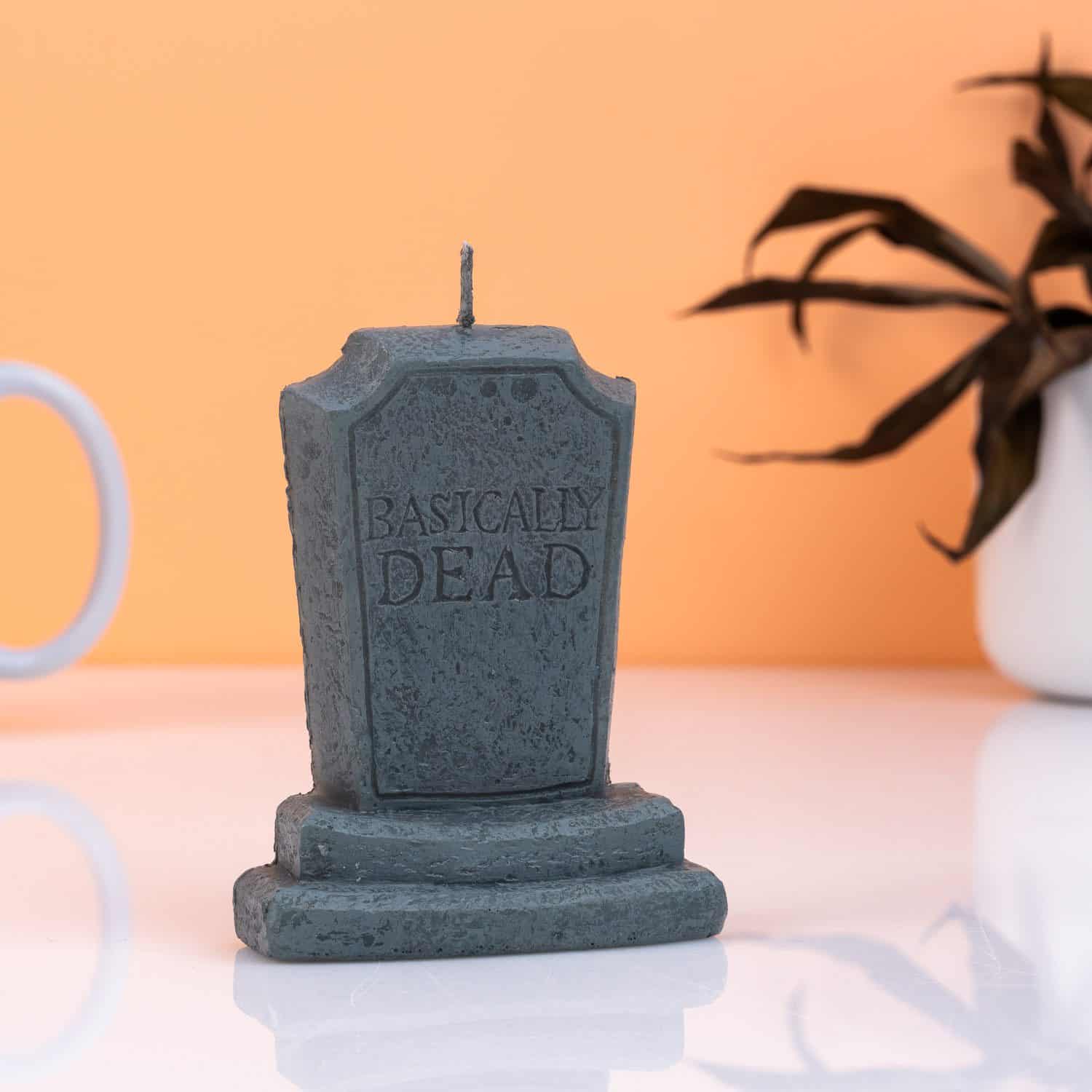 Basically Dead grafsteen verjaardagskaars