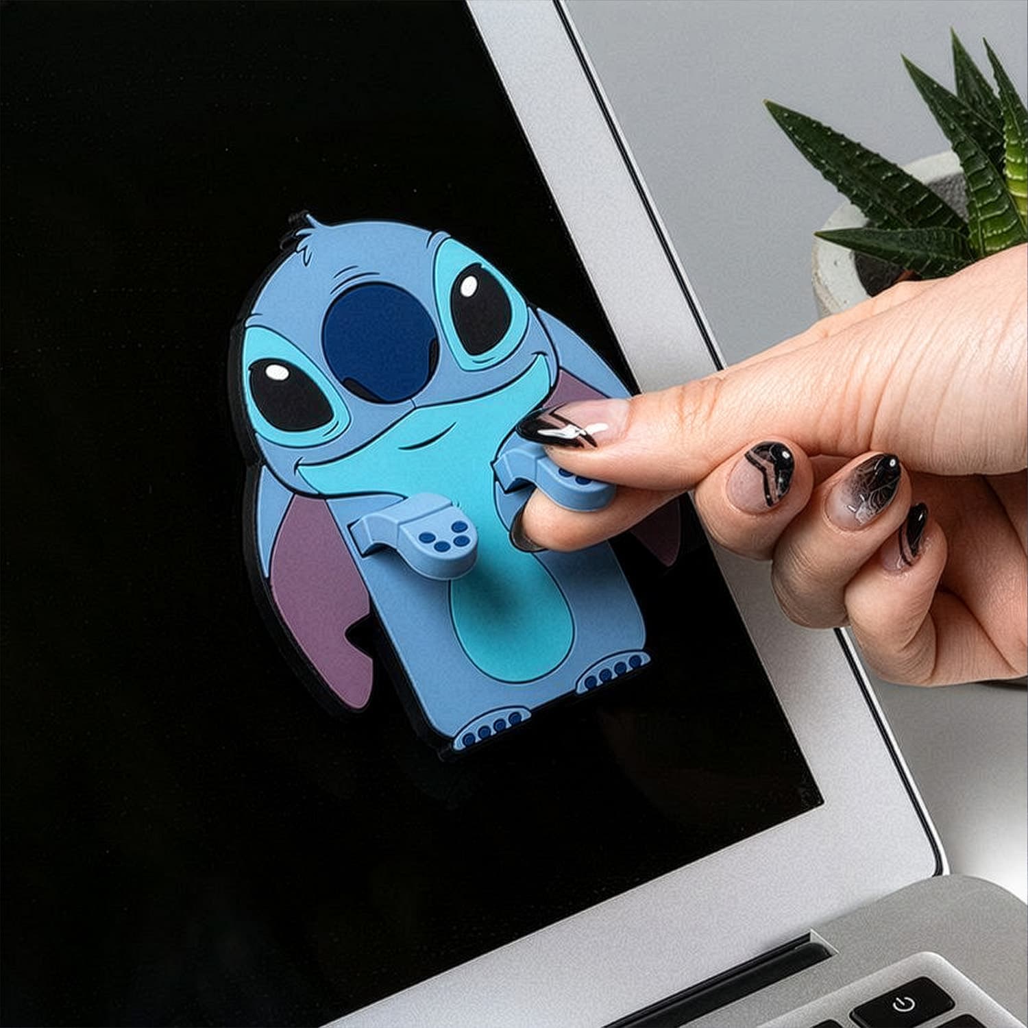 Stitch Clip On Character Screen Cleaner