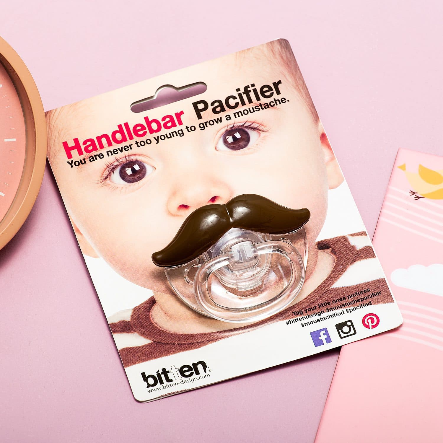 Fopspeen met snor – Bruin (handlebar)