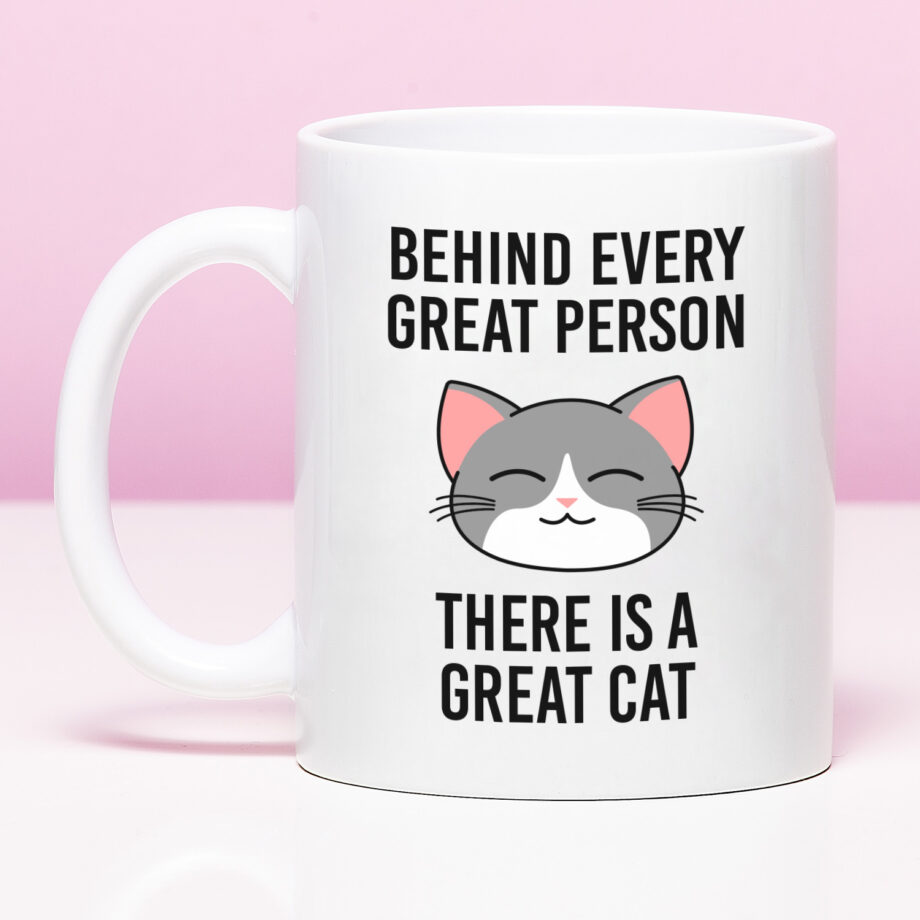 Mok met Tekst ‘’Behind every great person’’ | Materiaal: Keramiek | 33 cl | Mok met Tekst | Koffie Mok | Grappige Cadeau |  Vaatwasser bestendig | Humor | Mok met grappige tekst